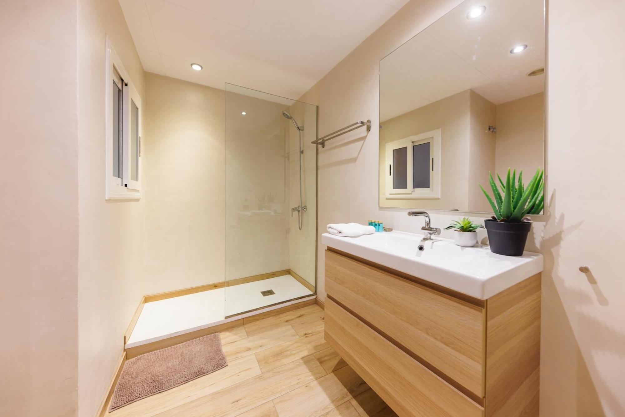 Bravissimo Apartaments Mora 4 Girona Exterior photo